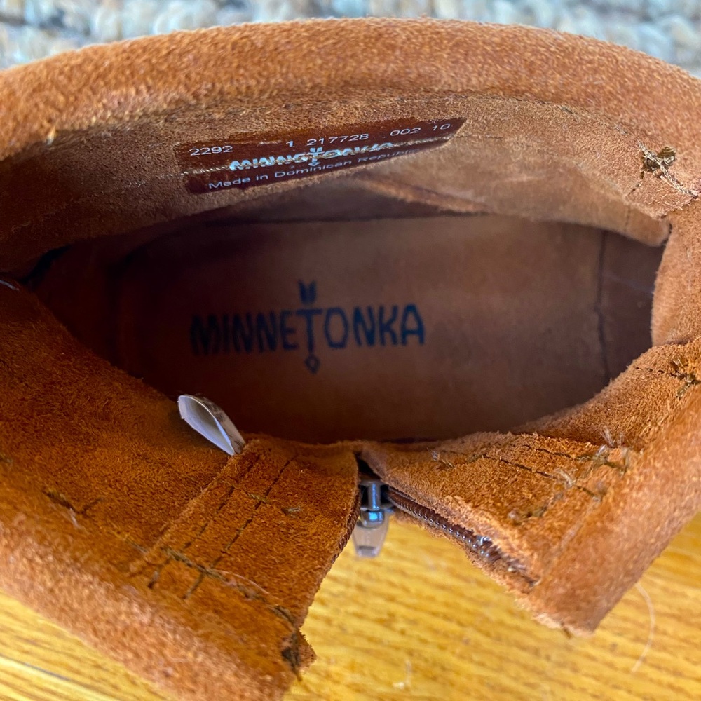 Tan Minnetonka children’s moccasins - Picture 6 of 10